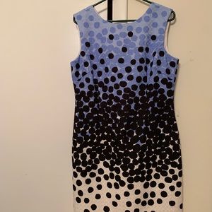 Tahari. Size 10. Never worn.